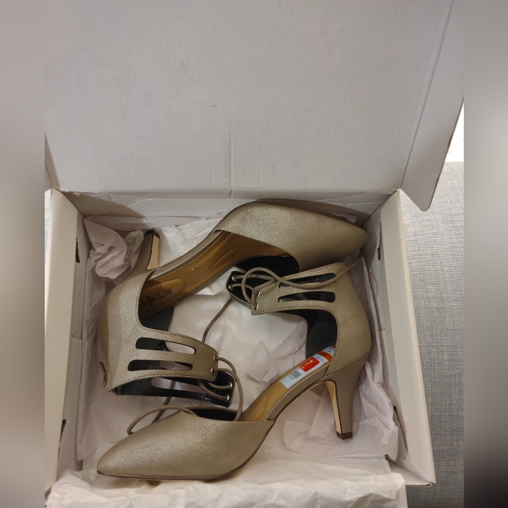 NWT/NIB Style & Co Vanaap Lace Up, Strappy Heels in Flint, 7M